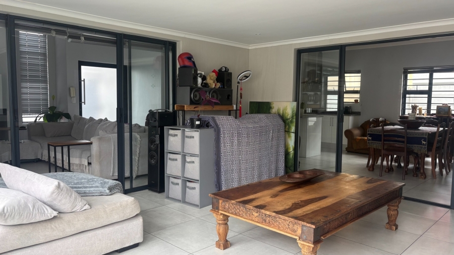 To Let 3 Bedroom Property for Rent in Parklands North Western Cape